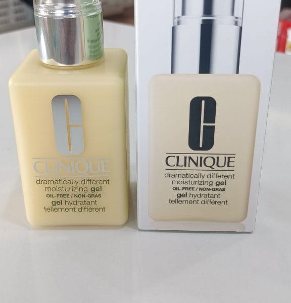 ژل مرطوب‌کننده مخصوص پوست چرب کلینیک clinique